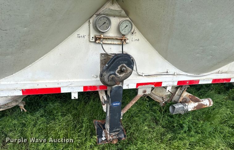 image for item EK1351 1978 Fruehauf pneumatic dry bulk trailer
