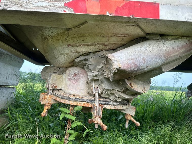 image for item EK1351 1978 Fruehauf pneumatic dry bulk trailer