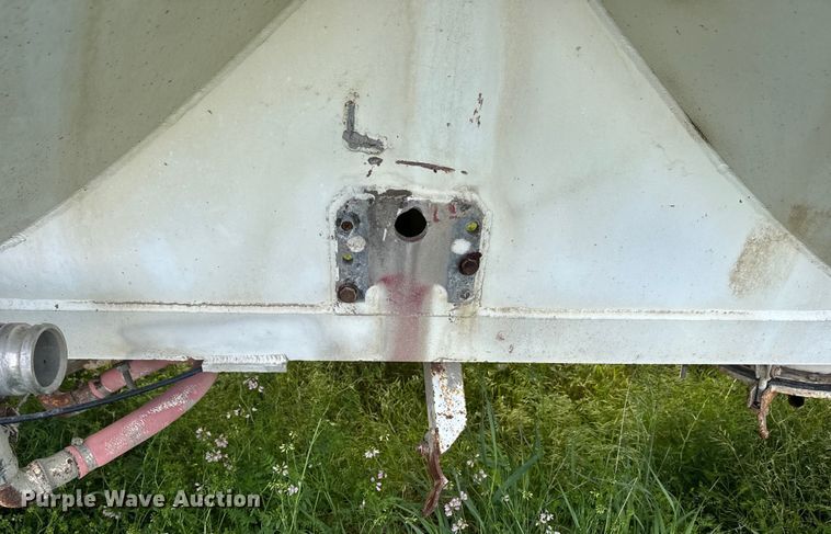 image for item EK1351 1978 Fruehauf pneumatic dry bulk trailer