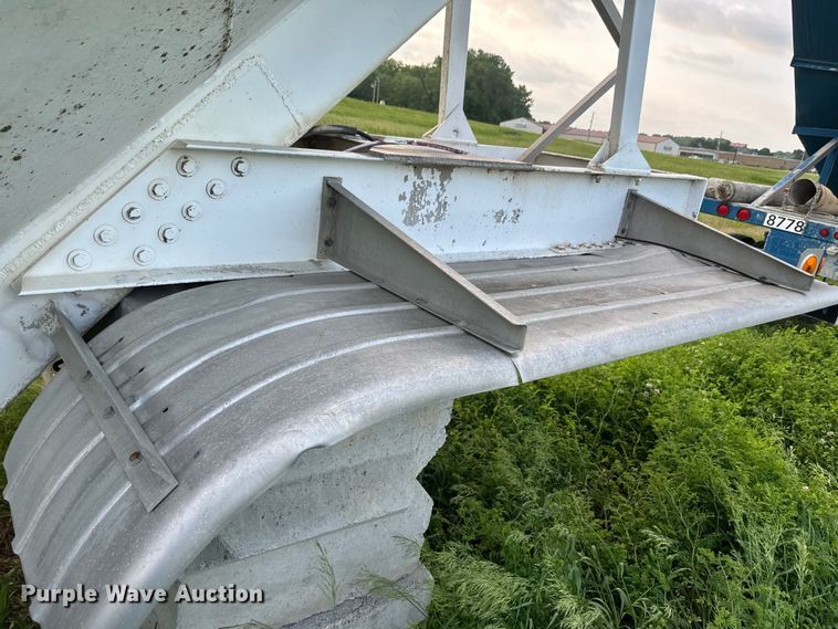 image for item EK1351 1978 Fruehauf pneumatic dry bulk trailer