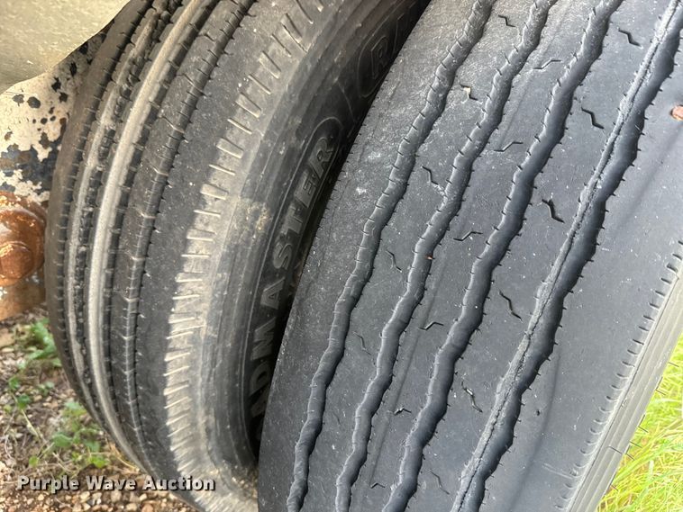 image for item EK1351 1978 Fruehauf pneumatic dry bulk trailer