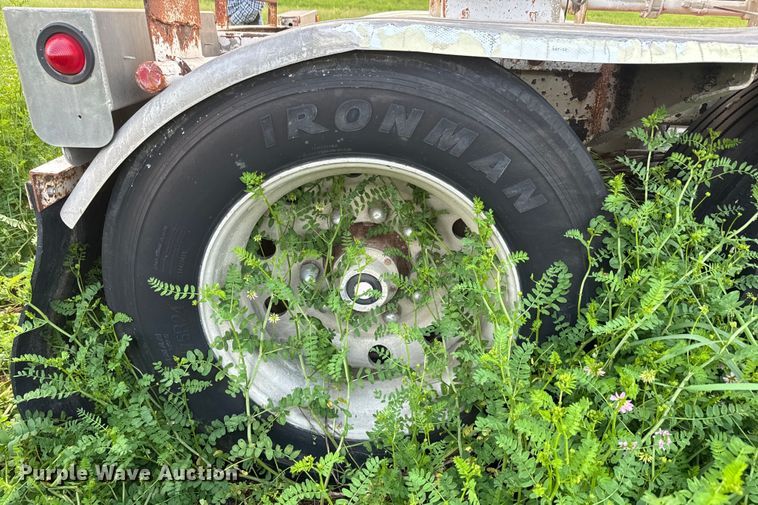 image for item EK1351 1978 Fruehauf pneumatic dry bulk trailer