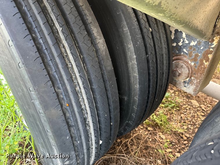 image for item EK1351 1978 Fruehauf pneumatic dry bulk trailer