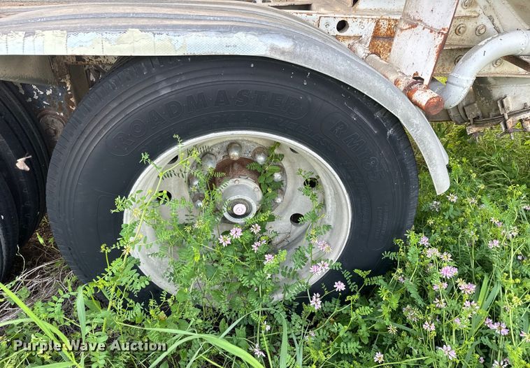 image for item EK1351 1978 Fruehauf pneumatic dry bulk trailer