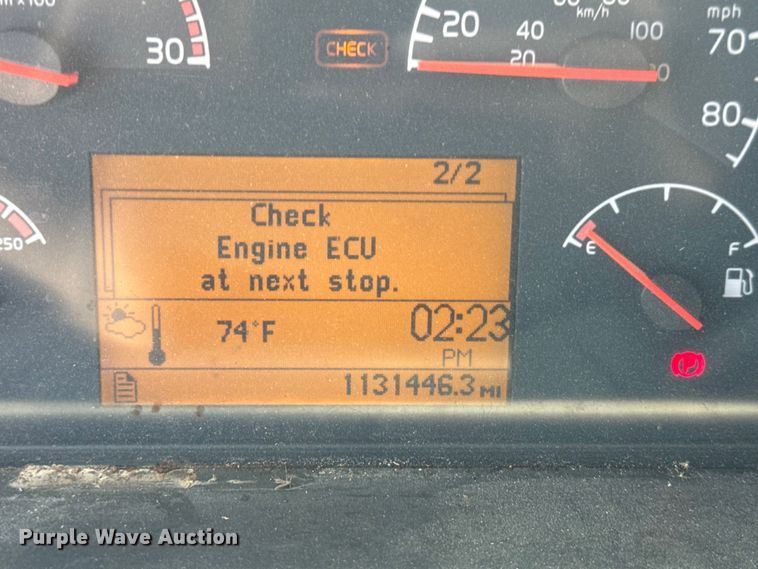 image for item EK1353 2006 Volvo VNL semi truck