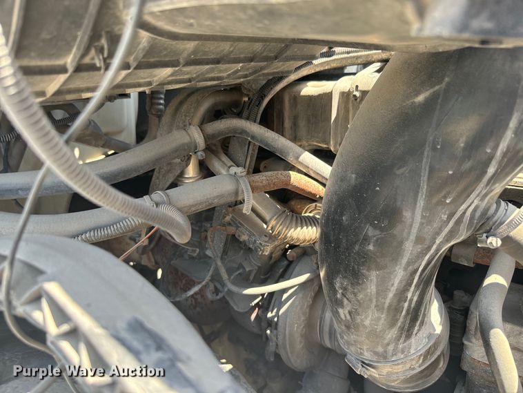 image for item EK1353 2006 Volvo VNL semi truck