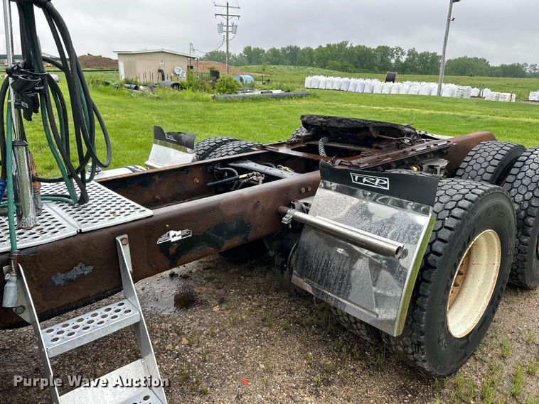 image for item EK4597 2007 Kenworth  T800  semi truck