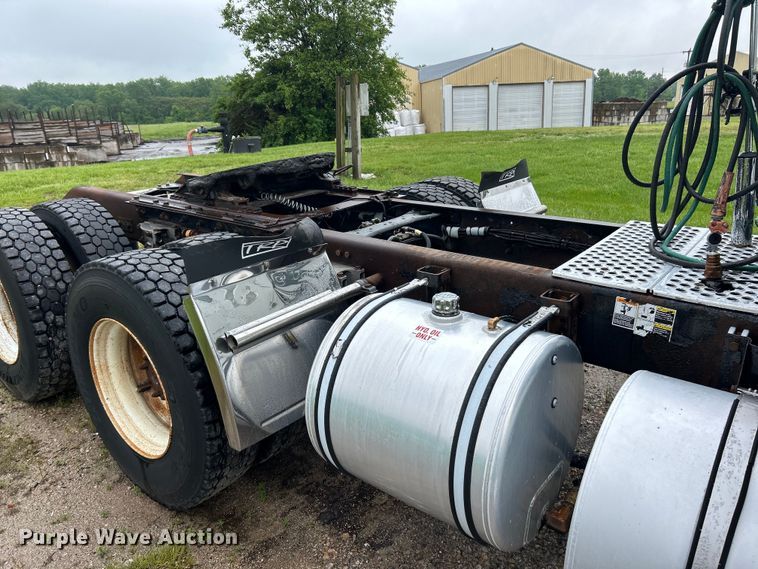 image for item EK4597 2007 Kenworth  T800  semi truck