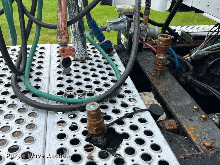 image for item EK4597 2007 Kenworth  T800  semi truck