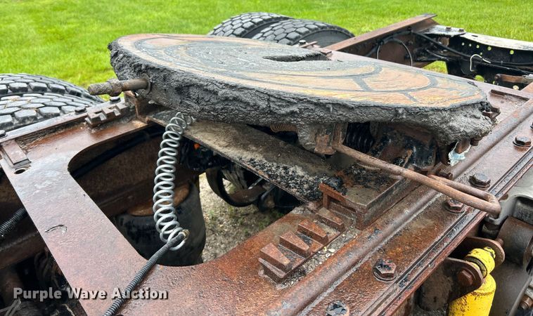 image for item EK4597 2007 Kenworth  T800  semi truck