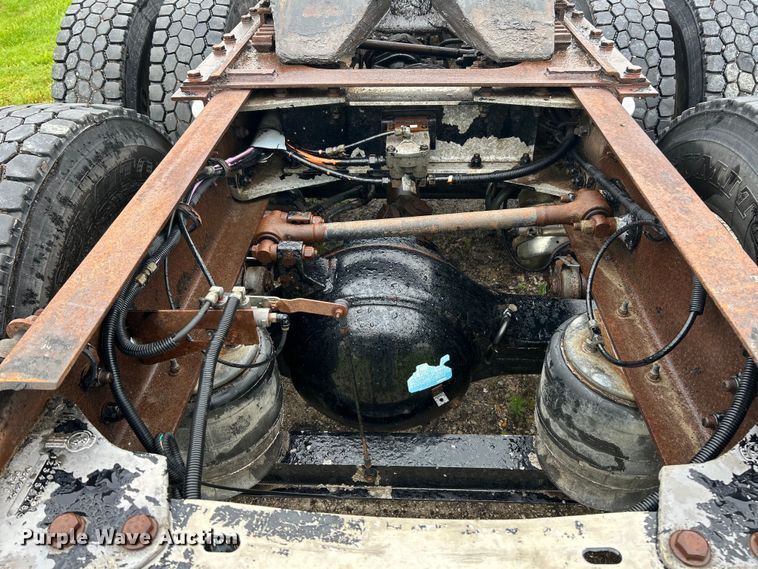 image for item EK4597 2007 Kenworth  T800  semi truck