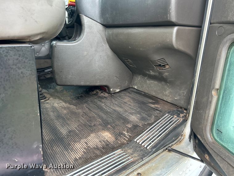 image for item EK4597 2007 Kenworth  T800  semi truck