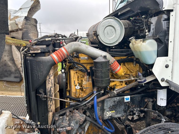 image for item EK4597 2007 Kenworth  T800  semi truck