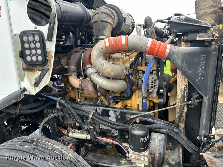 image for item EK4597 2007 Kenworth  T800  semi truck