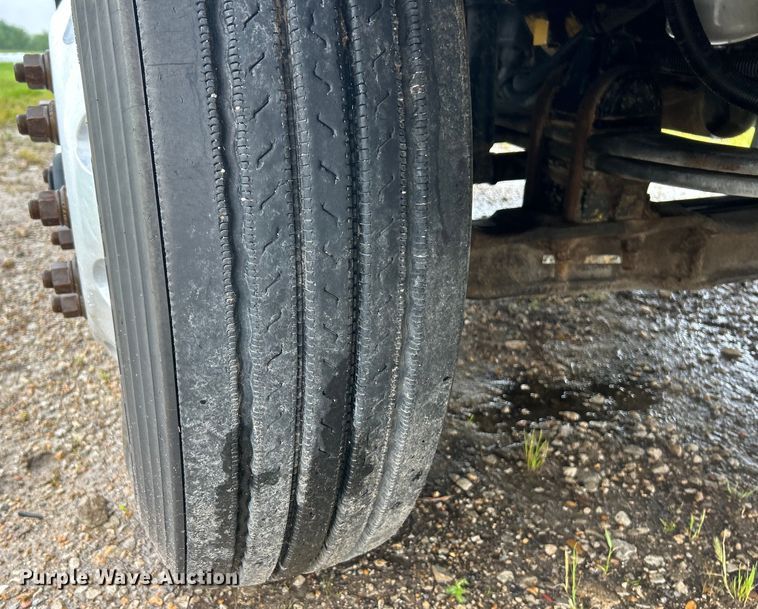 image for item EK4597 2007 Kenworth  T800  semi truck