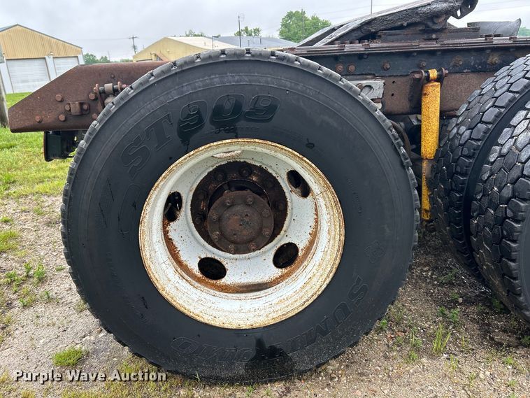 image for item EK4597 2007 Kenworth  T800  semi truck