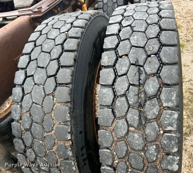 image for item EK4597 2007 Kenworth  T800  semi truck