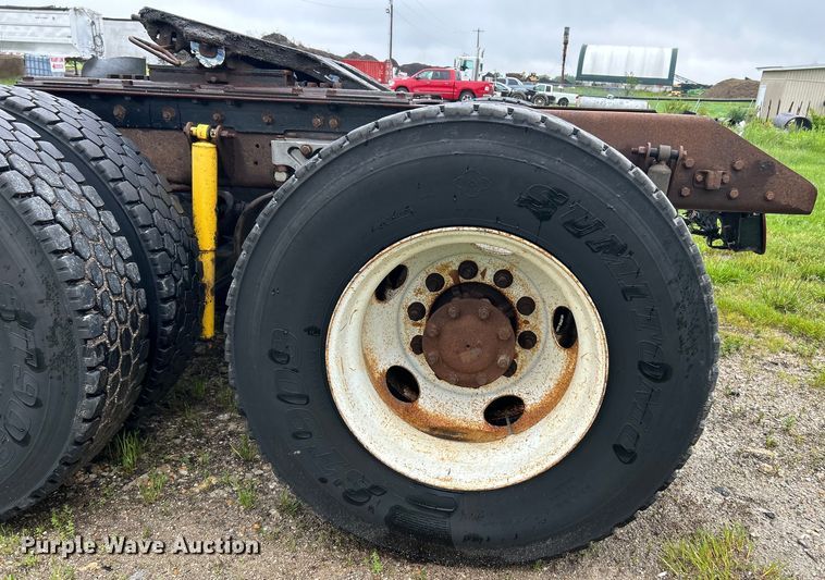 image for item EK4597 2007 Kenworth  T800  semi truck