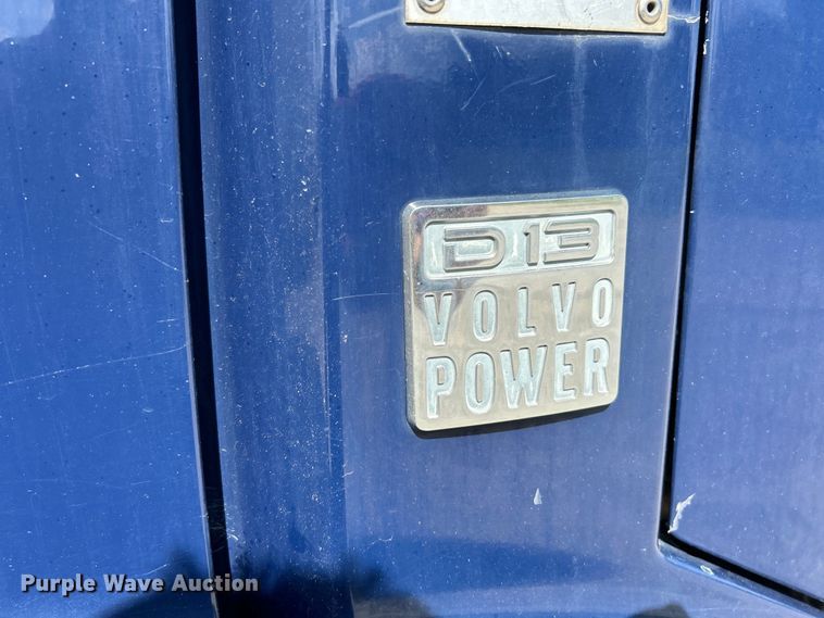 image for item EK4663 2008 Volvo VNM semi truck