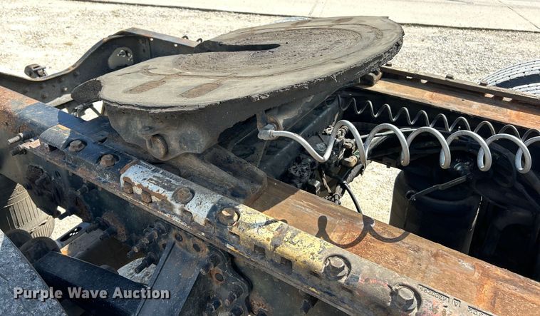 image for item EK4663 2008 Volvo VNM semi truck