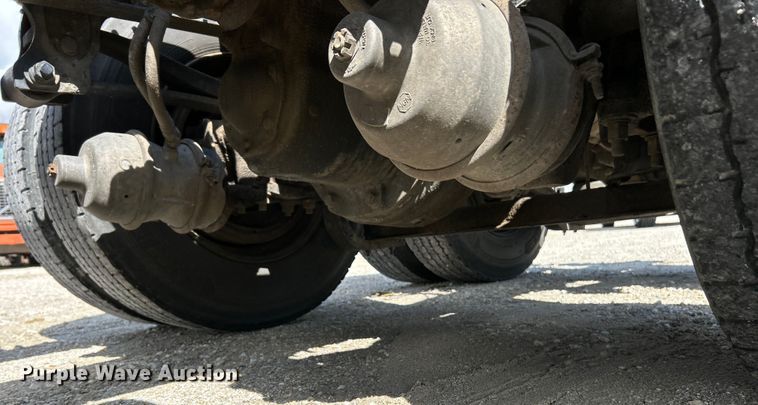 image for item EK4663 2008 Volvo VNM semi truck