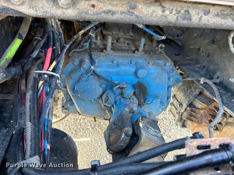 image for item EK4663 2008 Volvo VNM semi truck