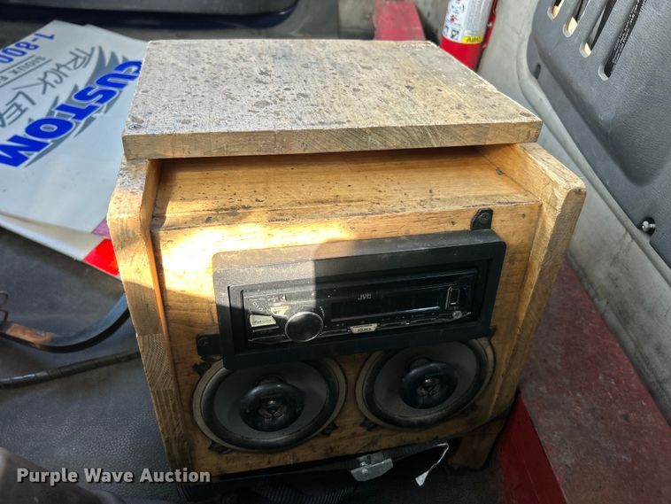 image for item EK4663 2008 Volvo VNM semi truck