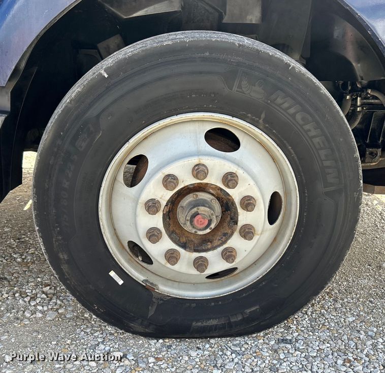 image for item EK4663 2008 Volvo VNM semi truck