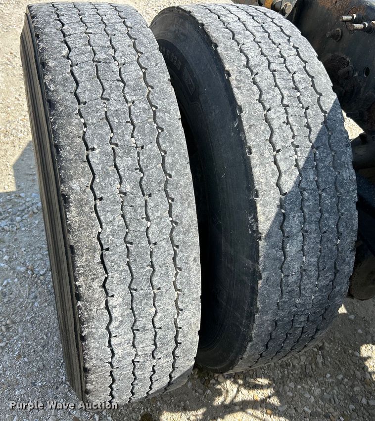 image for item EK4663 2008 Volvo VNM semi truck