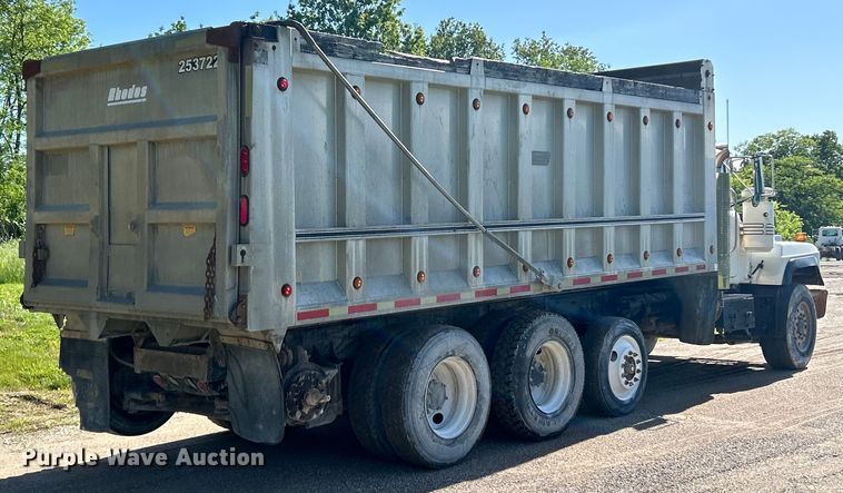 image for item EK4678 1998 Mack RD690S dump truck