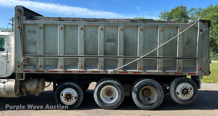 image for item EK4678 1998 Mack RD690S dump truck