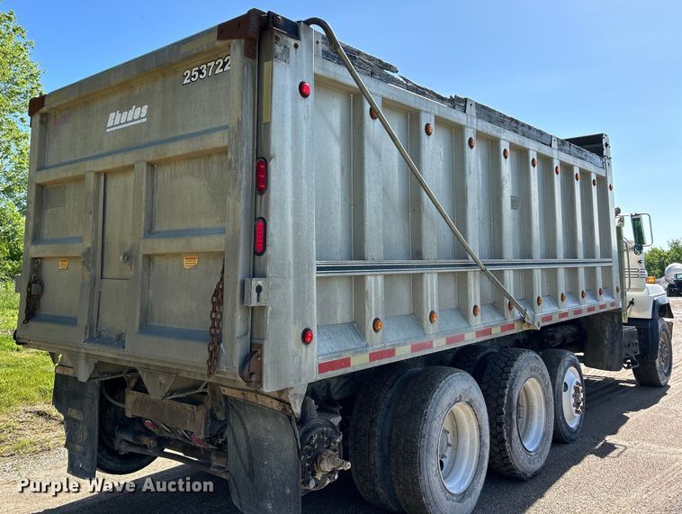 image for item EK4678 1998 Mack RD690S dump truck