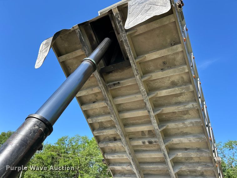 image for item EK4678 1998 Mack RD690S dump truck