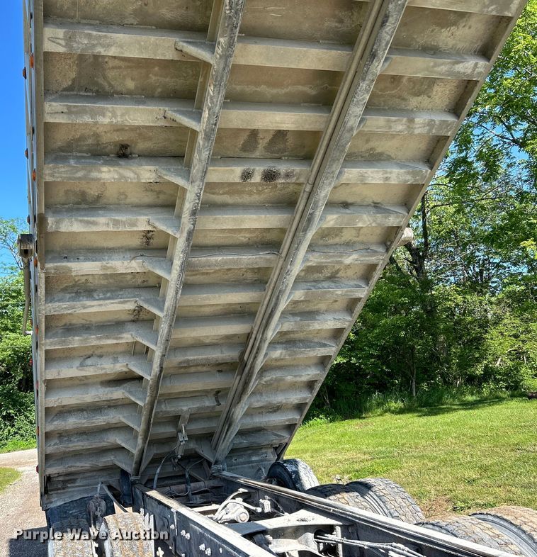 image for item EK4678 1998 Mack RD690S dump truck