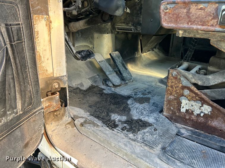 image for item EK4678 1998 Mack RD690S dump truck