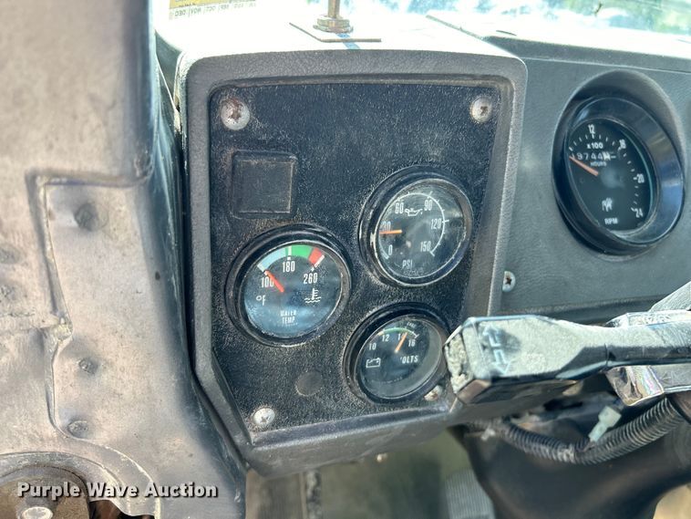image for item EK4678 1998 Mack RD690S dump truck
