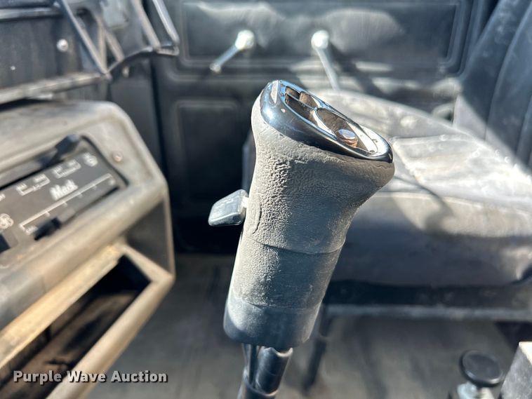 image for item EK4678 1998 Mack RD690S dump truck
