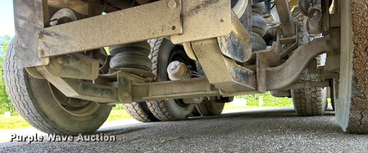 image for item EK4678 1998 Mack RD690S dump truck