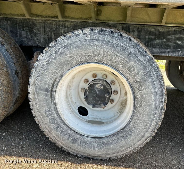 image for item EK4678 1998 Mack RD690S dump truck