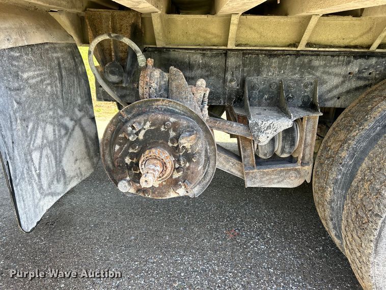 image for item EK4678 1998 Mack RD690S dump truck
