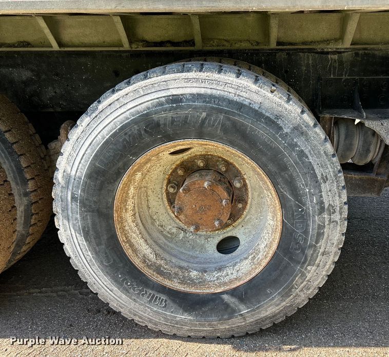 image for item EK4678 1998 Mack RD690S dump truck