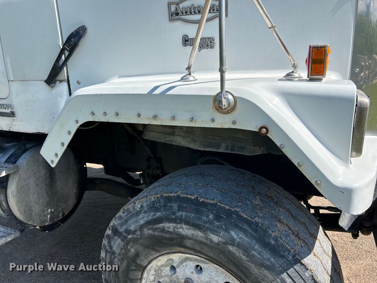 image for item EK4679 1999 Volvo Autocar truck cab and chassis