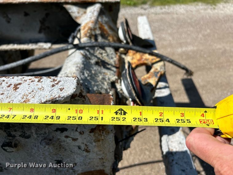 image for item EK4679 1999 Volvo Autocar truck cab and chassis