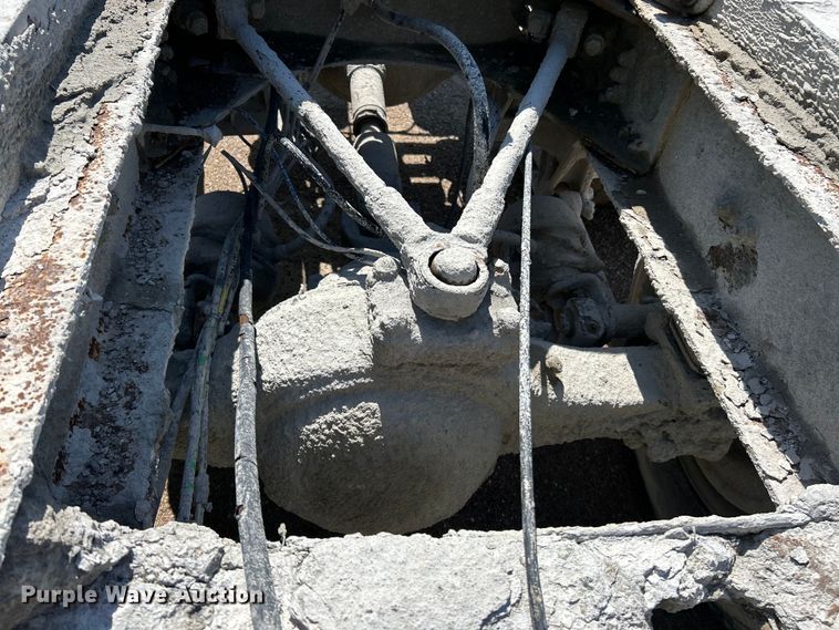 image for item EK4679 1999 Volvo Autocar truck cab and chassis