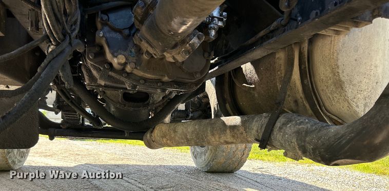 image for item EK4679 1999 Volvo Autocar truck cab and chassis