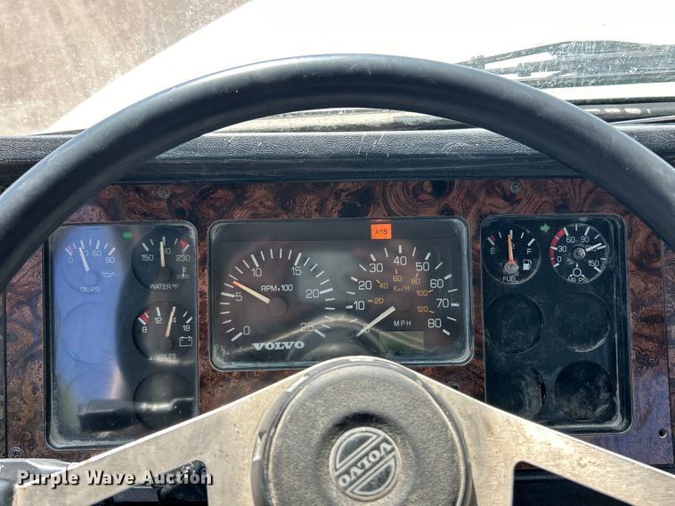 image for item EK4679 1999 Volvo Autocar truck cab and chassis