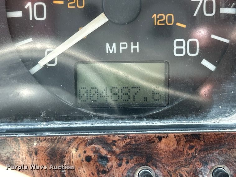 image for item EK4679 1999 Volvo Autocar truck cab and chassis