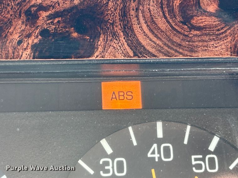 image for item EK4679 1999 Volvo Autocar truck cab and chassis