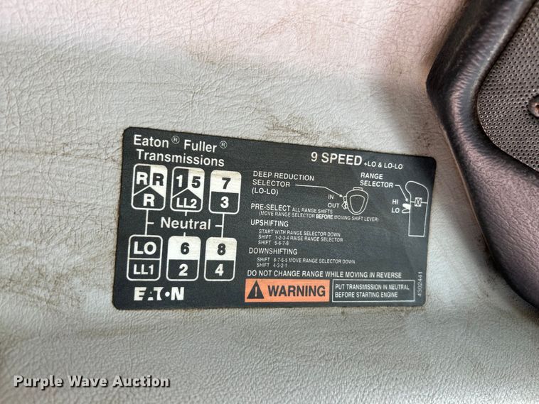 image for item EK4679 1999 Volvo Autocar truck cab and chassis