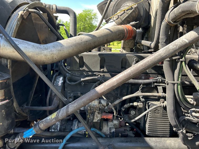 image for item EK4679 1999 Volvo Autocar truck cab and chassis